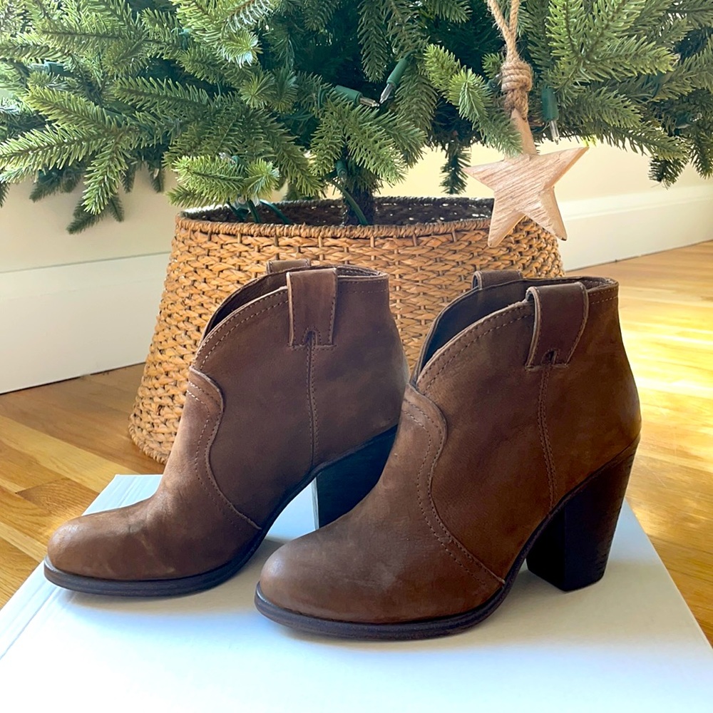 Vince Camuto Bootie
